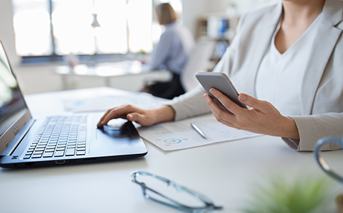 若公司注冊尋求代理服務，那么還需支付千元左右的代理服務費用